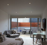 Sandy Bay Studio Apartment - Sunshine Coast Tourism