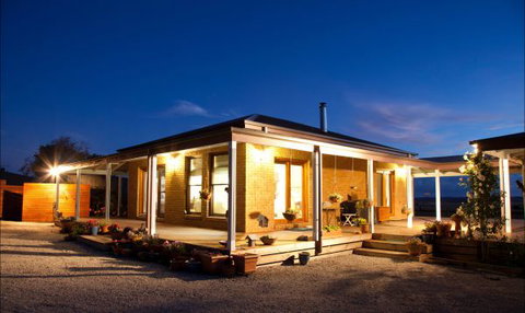 Sanctuary@Waratah - Sunshine Coast Tourism 0