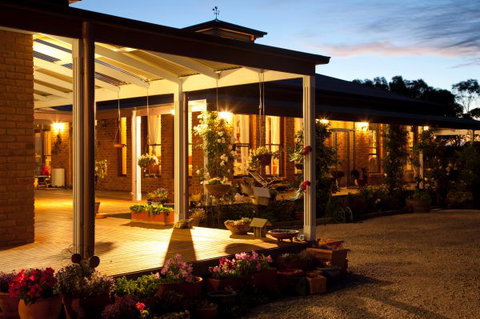 Sanctuary@Waratah - Sunshine Coast Tourism 1