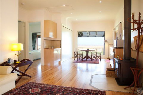 Sanctuary@Waratah - Sunshine Coast Tourism 2
