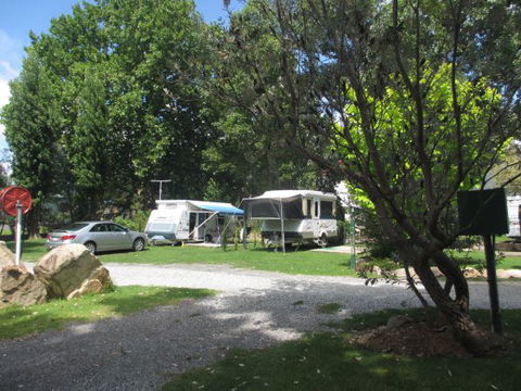Tenterfield Lodge And Caravan Park - Sunshine Coast Tourism 2