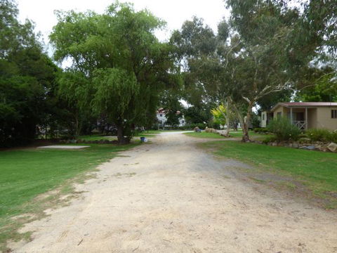 Tenterfield Lodge And Caravan Park - Sunshine Coast Tourism 3