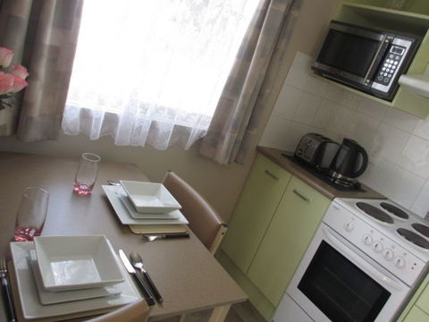 Tenterfield Lodge And Caravan Park - Sunshine Coast Tourism 6