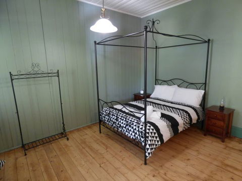 Tenterfield Lodge And Caravan Park - Sunshine Coast Tourism 7