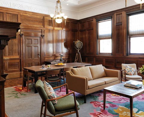 The Old Clare Hotel - Holiday Sunshine Coast 3