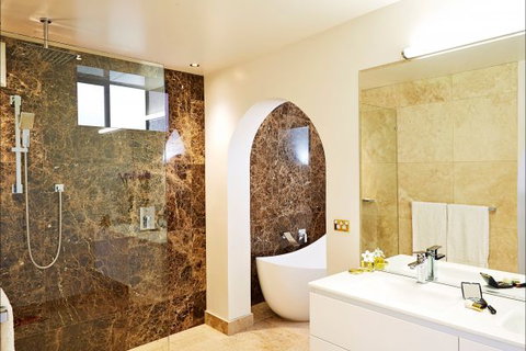 The Suites, Villa Belgravia - Sunshine Coast Tourism 2