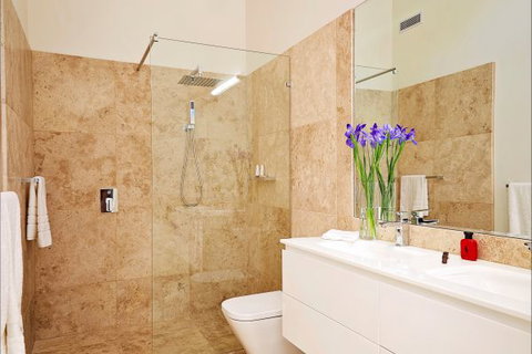The Suites, Villa Belgravia - Sunshine Coast Tourism 8