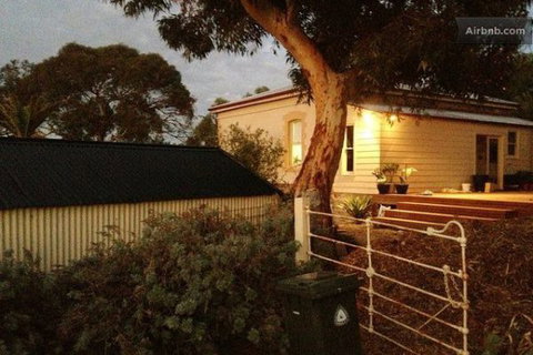 The Schoolmaster's - Second Valley Accommodation - Sunshine Coast Tourism 0