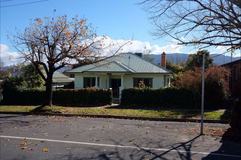 The Croft - Holiday Sunshine Coast 0