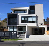 Whitehorse Apartments Hotel - Sunshine Coast Tourism