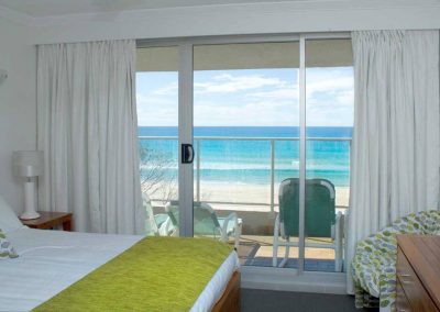 Pacific Surf - Sunshine Coast Tourism 3