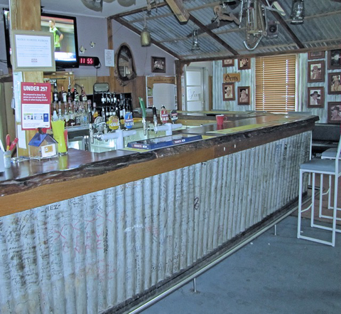 Oasis Hotel Motel - Sunshine Coast Tourism 4