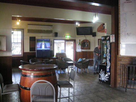 Erringhi Hotel - Sunshine Coast Tourism 5