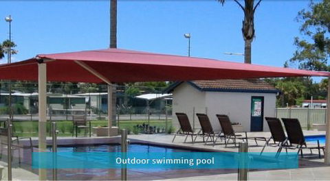 Crystal Waters Estate - Sunshine Coast Tourism 2
