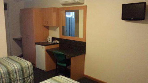 Bull N Bush Hotel Motel - Holiday Sunshine Coast 2