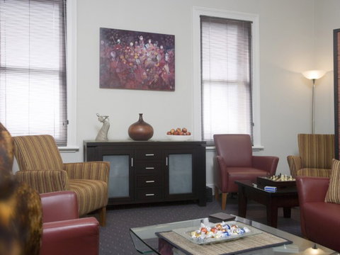 Auldington Hotel - Sunshine Coast Tourism 4