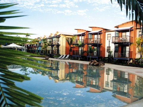 Australis Noosa Lakes - Sunshine Coast Tourism 1