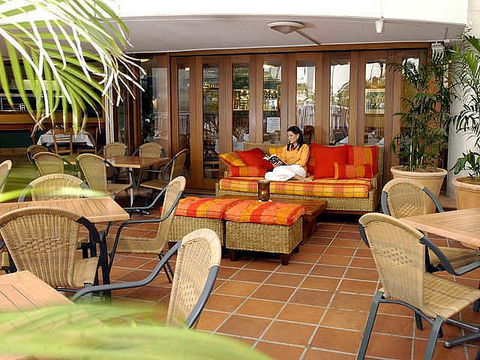 Australis Sovereign Hotel - Holiday Sunshine Coast 2