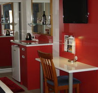 Avaleen Lodge Motor Inn - Holiday Sunshine Coast