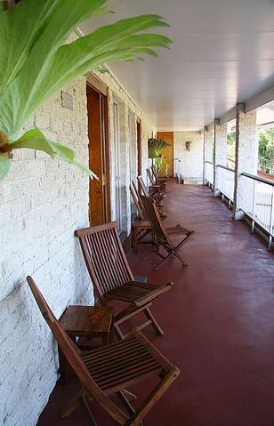 Avlon Gardens Motel - Holiday Sunshine Coast 2