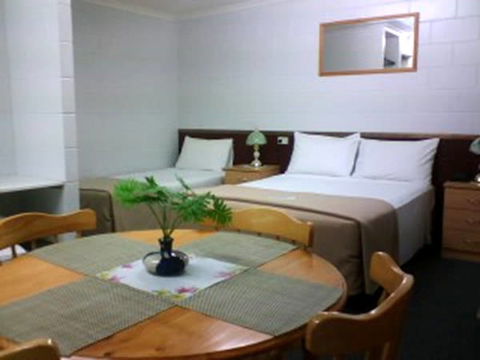 Ayrline Motel - Holiday Sunshine Coast 0