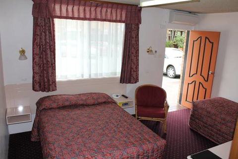 AZA Motel - Sunshine Coast Tourism 3