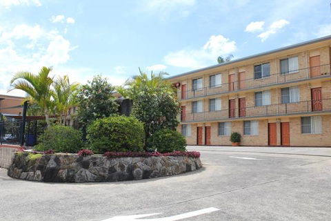 AZA Motel - Sunshine Coast Tourism 8