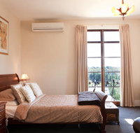 Azidene House  Spa Apartments - Sunshine Coast Tourism