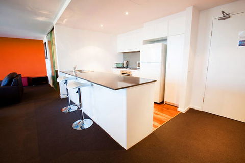 B7 Honeysuckle Apartments - Holiday Sunshine Coast 2