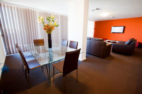 B7 Honeysuckle Apartments - Holiday Sunshine Coast 7