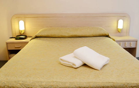 Motel 10 - Sunshine Coast Tourism 1