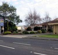 Bass  Flinders Motor Inn - Holiday Sunshine Coast