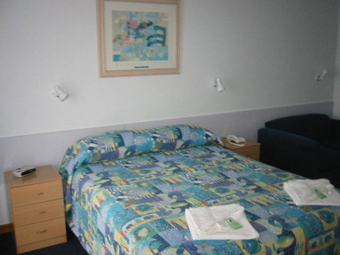 Bass & Flinders Motor Inn - Holiday Sunshine Coast 1