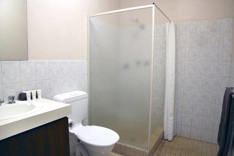 Bayside Holiday Apartments - Sunshine Coast Tourism 1