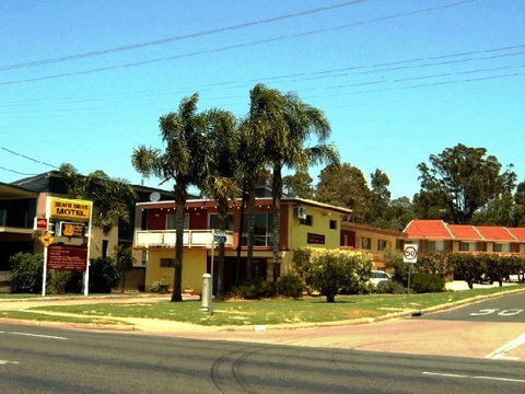 Beach Drive Motel - Sunshine Coast Tourism 0