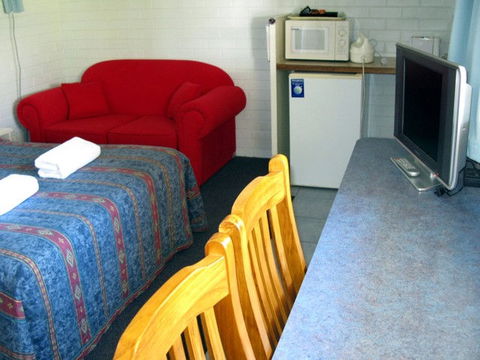 Beach Drive Motel - Sunshine Coast Tourism 3
