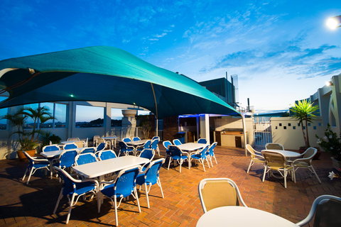 Beachcomber International Resort - Sunshine Coast Tourism 0