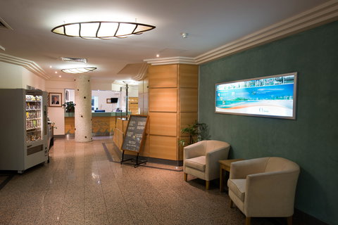 Beachcomber International Resort - Sunshine Coast Tourism 1