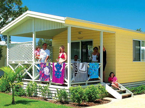 Beachfront Holiday Resort - Sunshine Coast Tourism 0