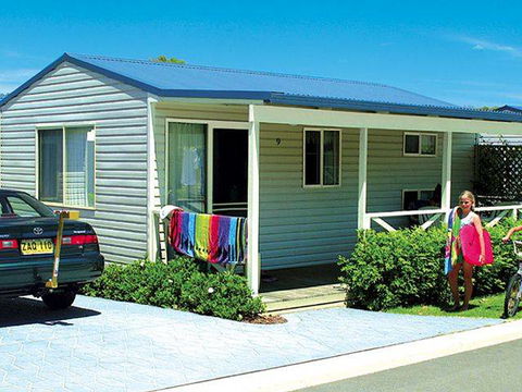 Beachfront Holiday Resort - Sunshine Coast Tourism 5