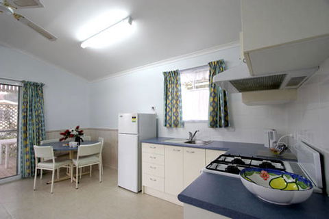 Beachfront Holiday Resort - Sunshine Coast Tourism 10