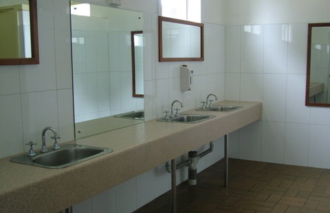 Beachport Caravan Park - Sunshine Coast Tourism 0