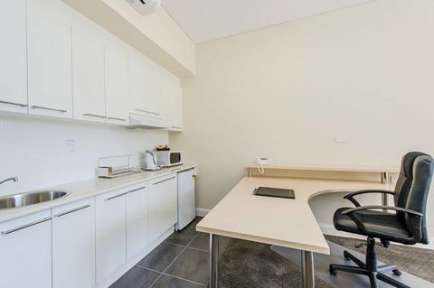 Belconnen Way Motel & Serviced Apartments - Sunshine Coast Tourism 1