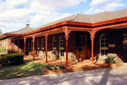 Quality Hotel Lakeside - Sunshine Coast Tourism 3