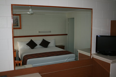 Billabong Lodge Motel - Holiday Sunshine Coast 2