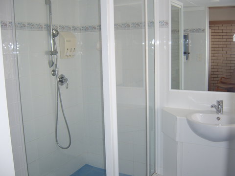 Binalong Motel - Sunshine Coast Tourism 9