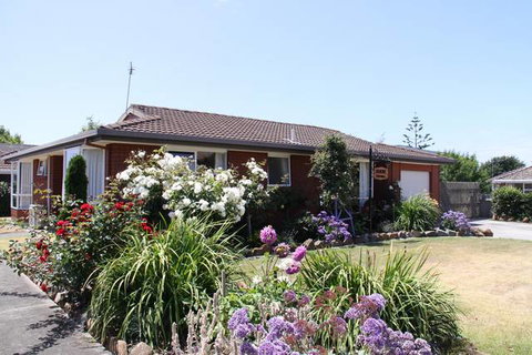 Birchwood Devonport Self Contained Self Catering Accommodation - Sunshine Coast Tourism 0