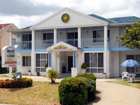 Blue & White Lodge - Sunshine Coast Tourism 0