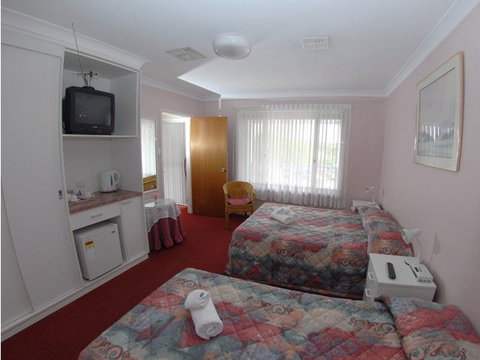 Blue & White Lodge - Sunshine Coast Tourism 3