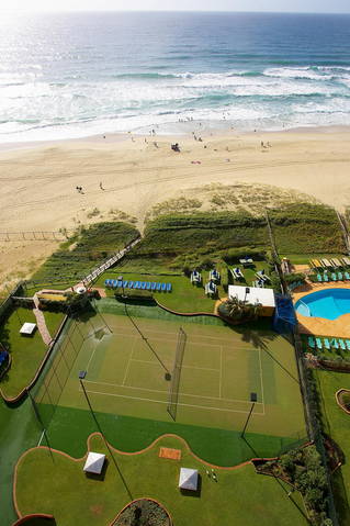 Breakers North - Absolute Beach Front Holiday Apartments - Holiday Sunshine Coast 1